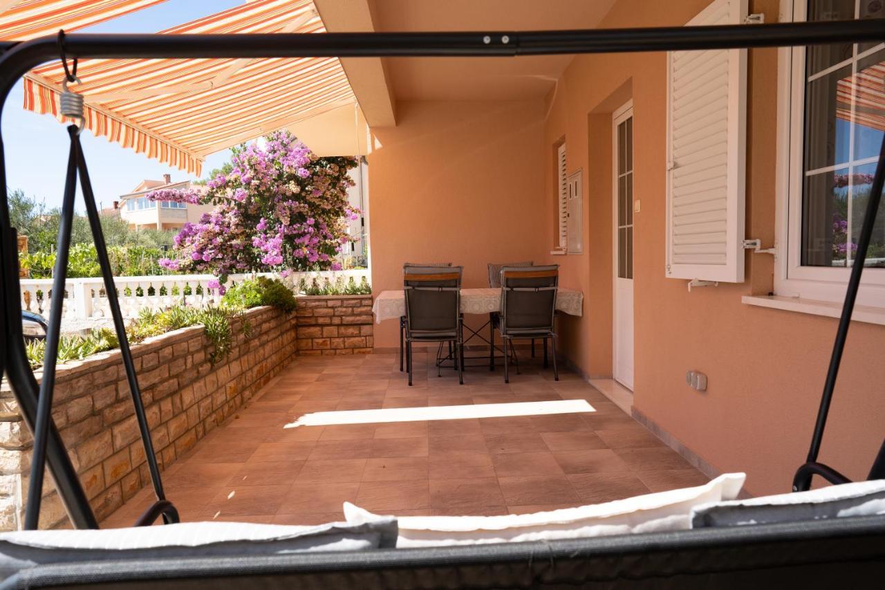 Apartment Mladen Biograd Na Moru Exterior foto