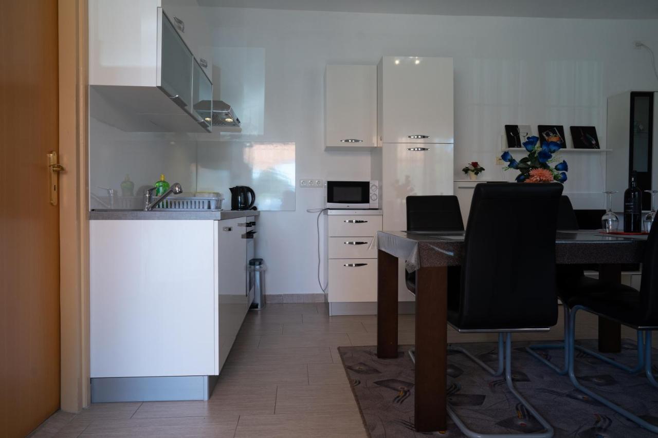 Apartment Mladen Biograd Na Moru Exterior foto