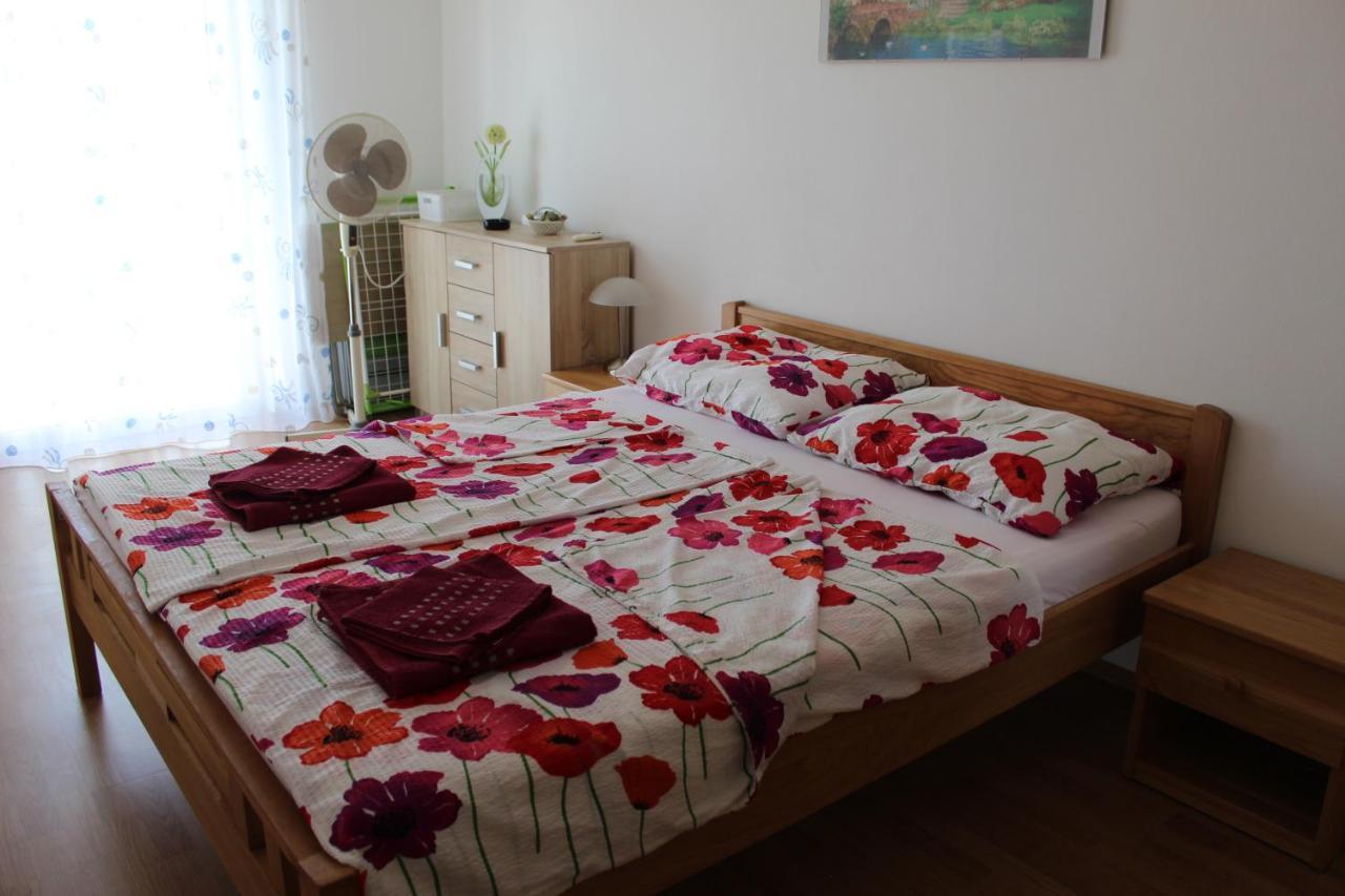 Apartment Mladen Biograd Na Moru Exterior foto