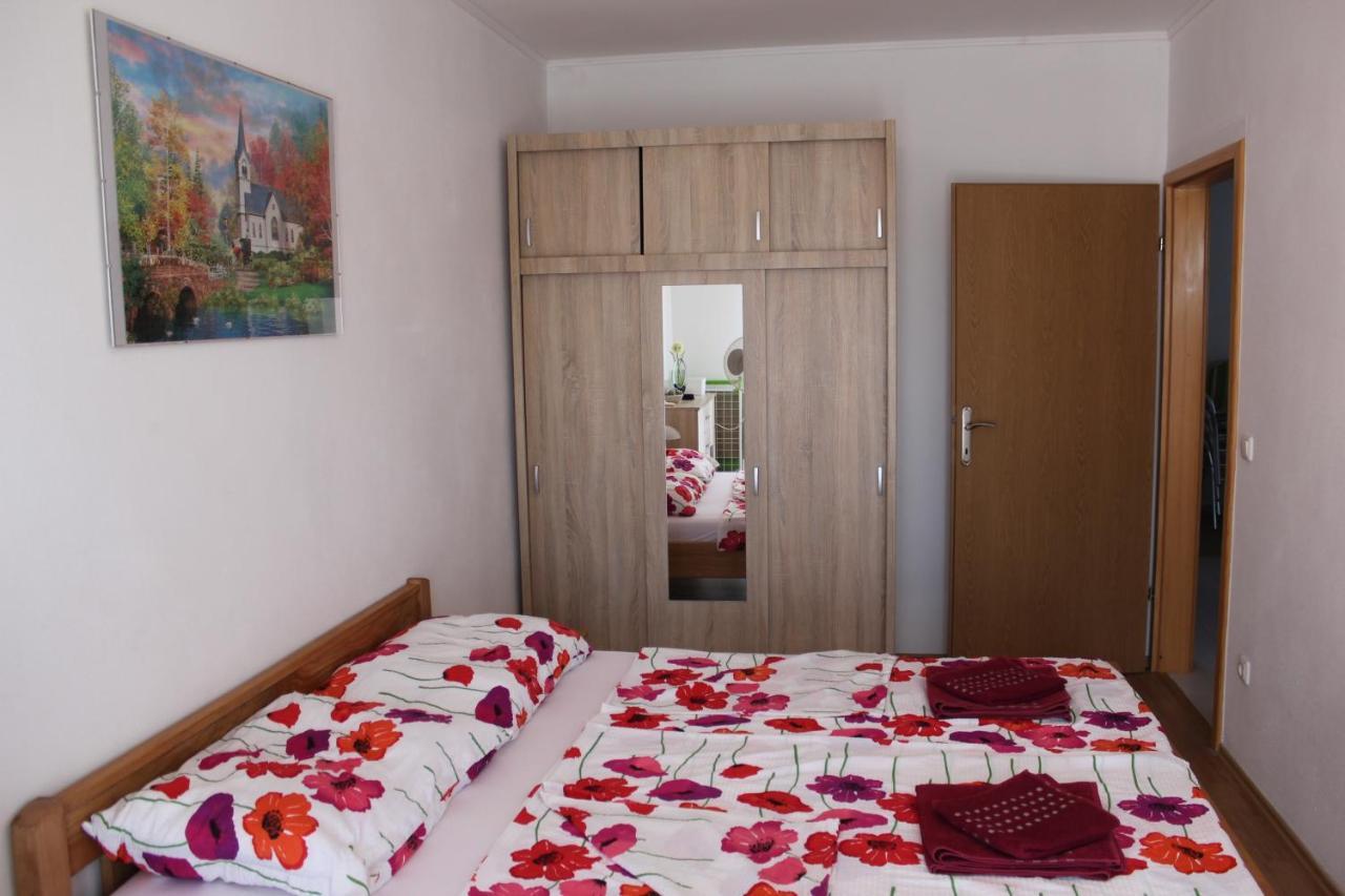 Apartment Mladen Biograd Na Moru Exterior foto